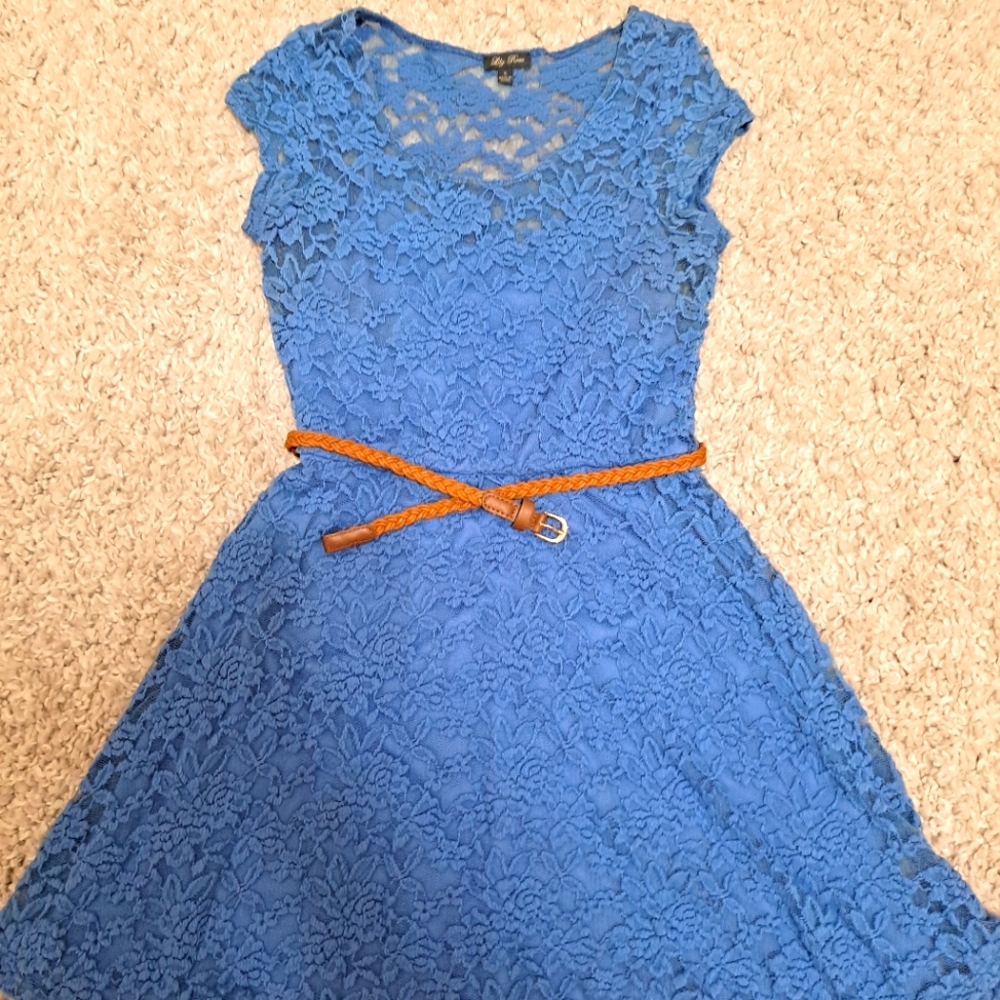 Lily Rose lace dress. Size small